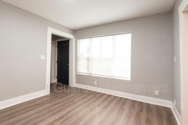 Building Photo - 623-627 S. Hydraulic - 2