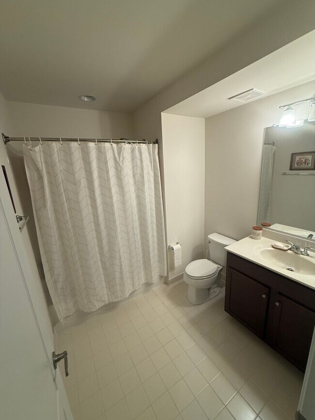 Building Photo - Amazing 6 Bed 5 Bath Single Family Home Wi...