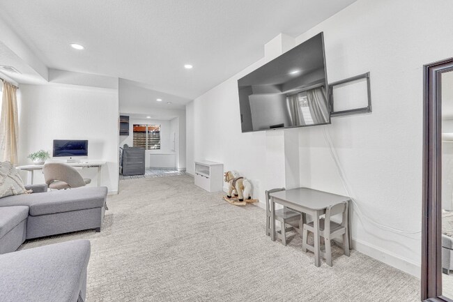 Building Photo - 10566 Cherrybrook Cir