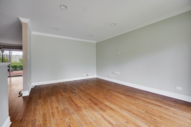 Building Photo - 15 Wildwood Rd