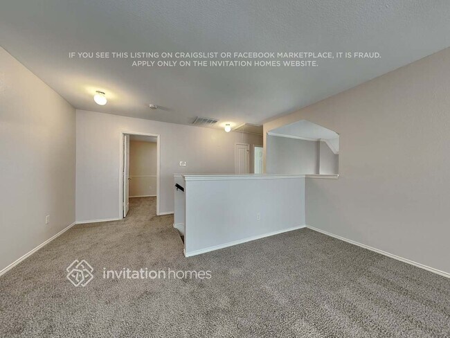 Building Photo - 1755 Cresthill Dr