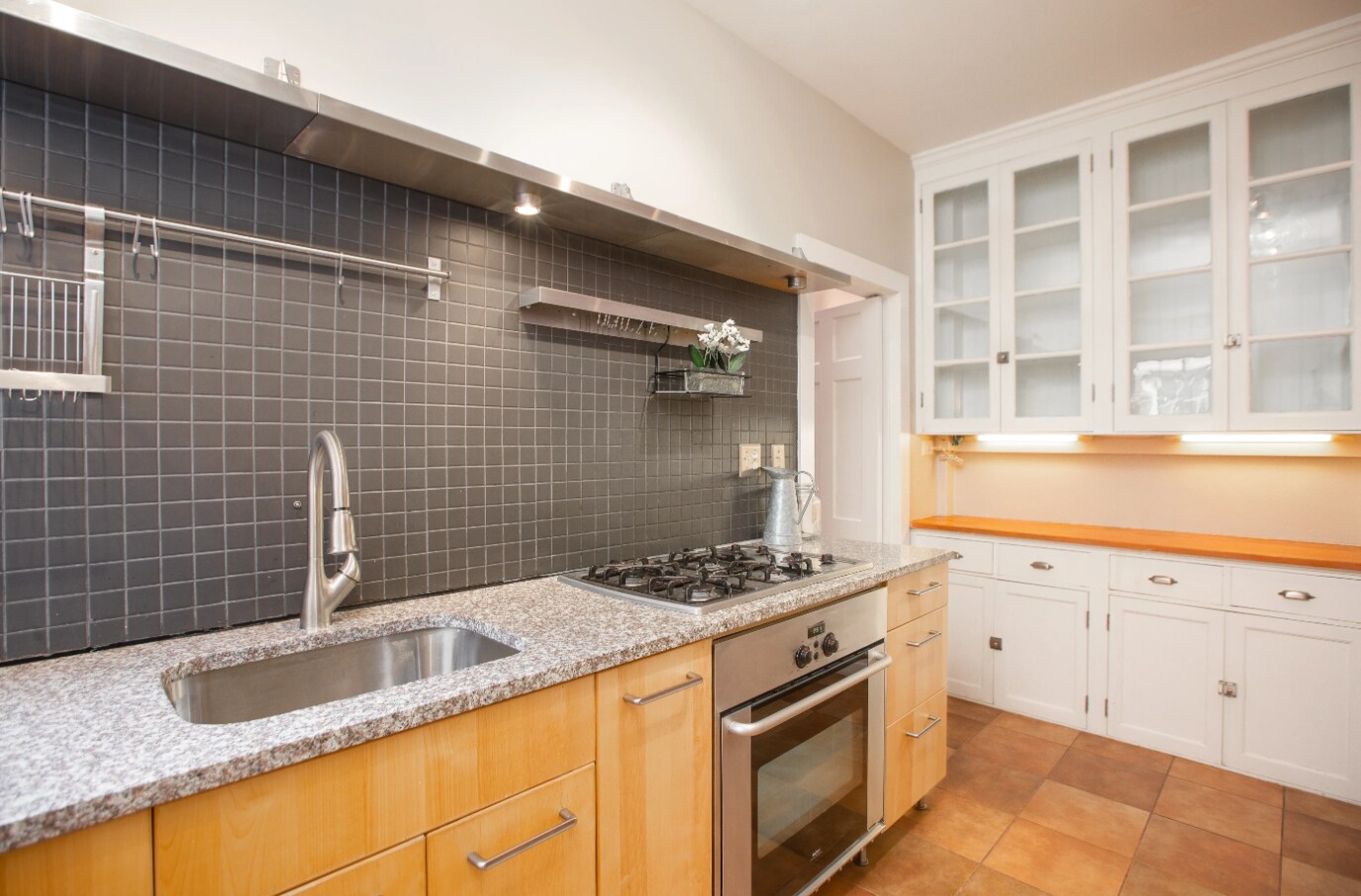 C3 kitchen - 101 W 39th St