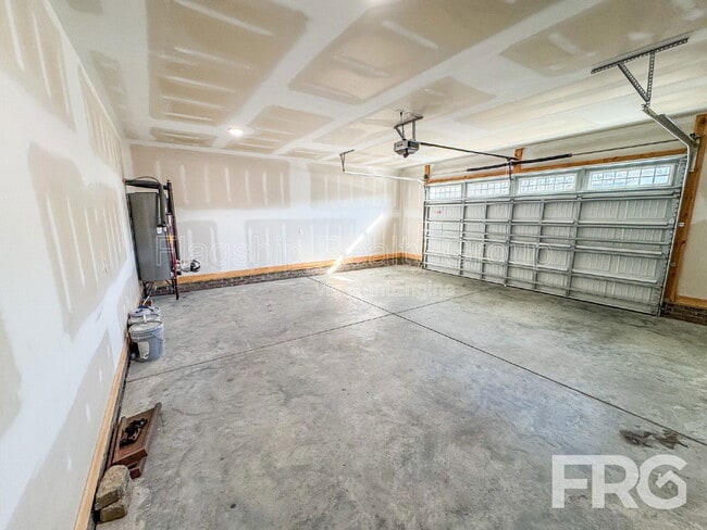 Building Photo - 101 Creeks Edge Dr