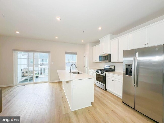 Building Photo - 72 Caswell Dr