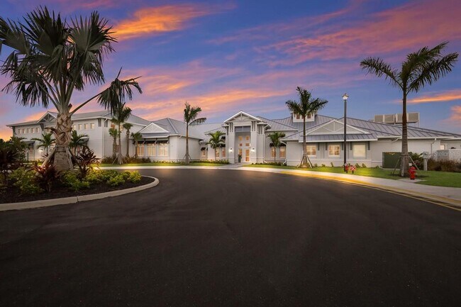 Building Photo - 15043 Sunny Day Dr