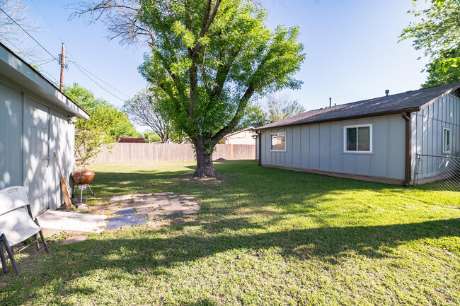 Clean Detached Storage Shed in Backyard - 1907 Greenhill Dr