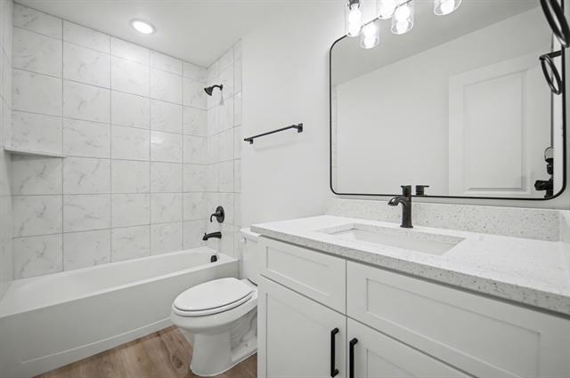 Building Photo - 3165 Karen St