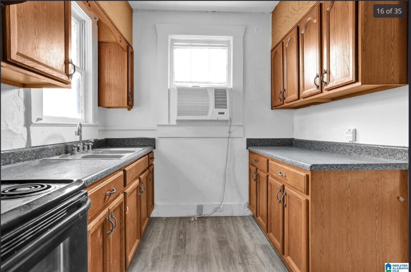 Building Photo - 505 12th St W