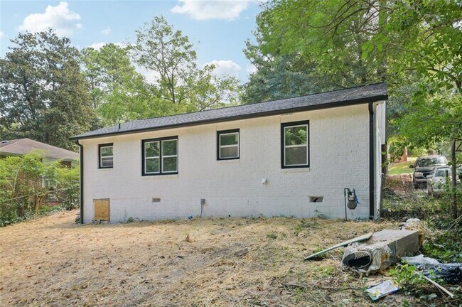 Building Photo - 2909 Diana Dr SW