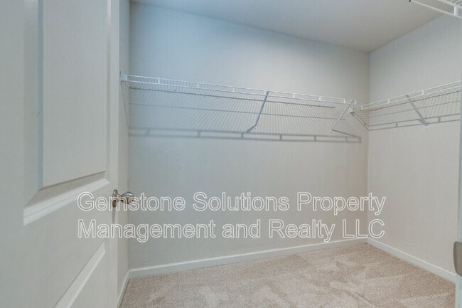 Building Photo - 2057 Westchester Dr