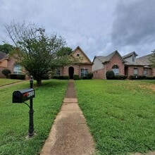 Building Photo - 6131 Woodstock View Dr