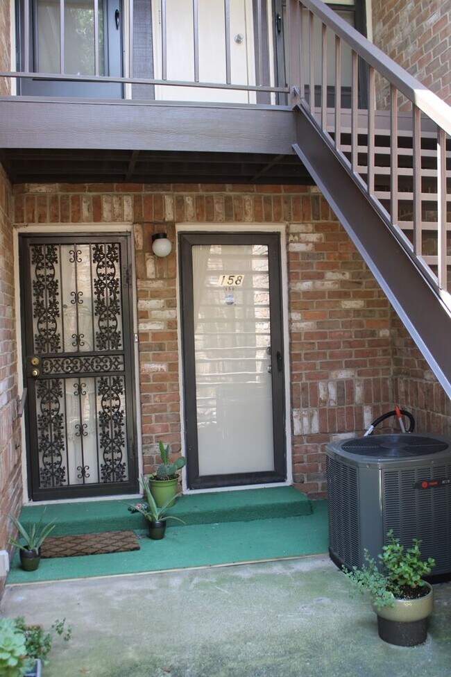 Building Photo - Birchbrook Drive