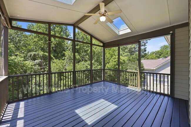 Building Photo - 223 Kinvara Ct