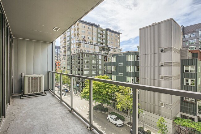 Building Photo - Stunning 2 Bed 2 Bath Seattle Unit @ the Highly Desirable Parc-Belltown Condominiums!