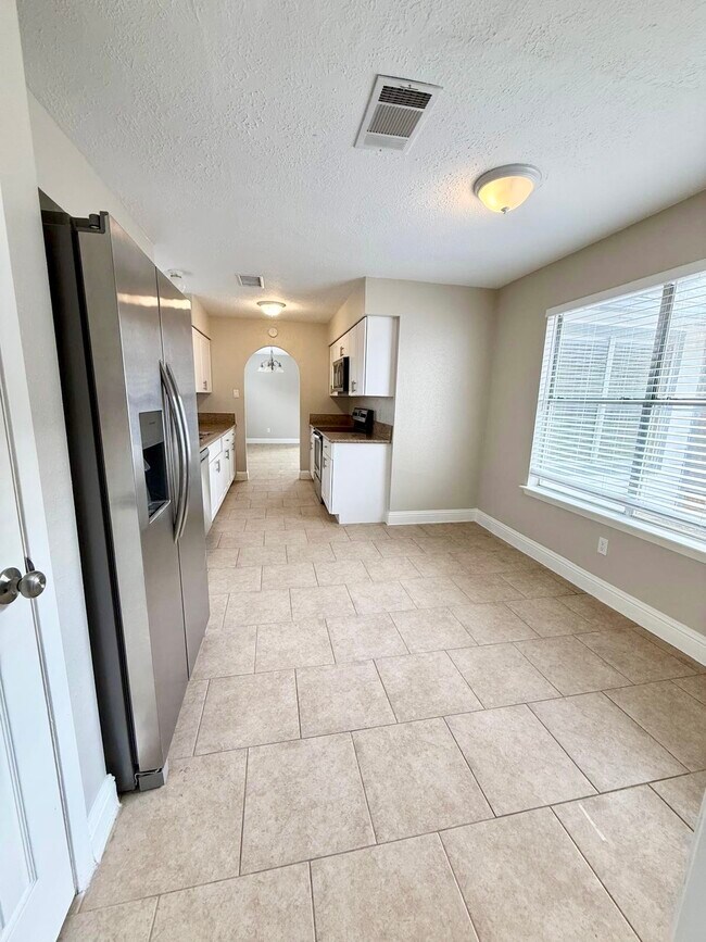 Building Photo - 16730 Frigate Dr