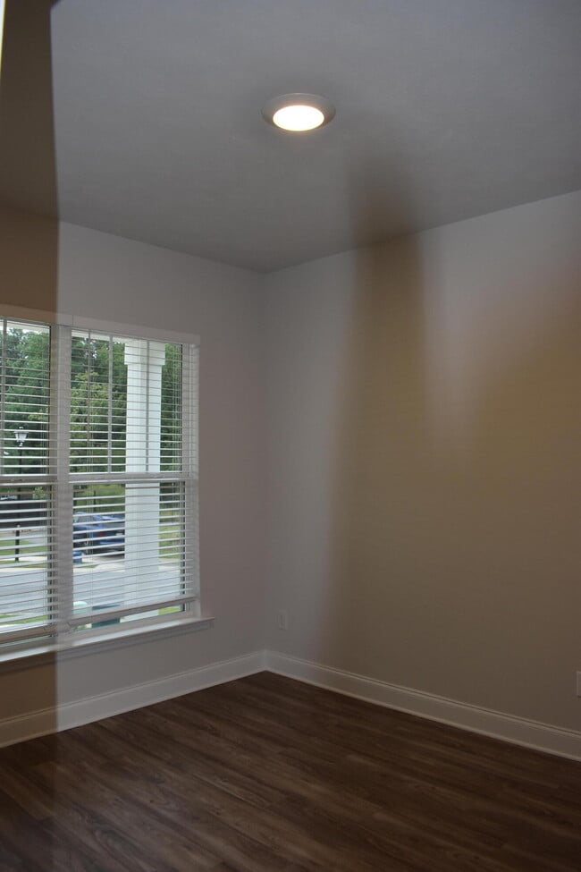 Building Photo - 4099 Taylor Pond Rd