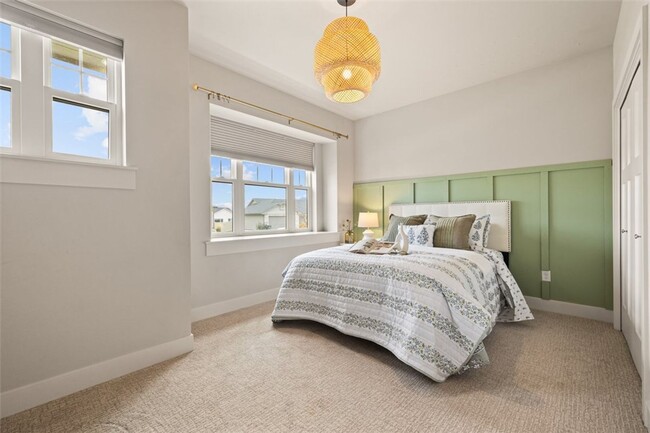 Building Photo - 4 Bed / 3 Bath Home in Silver Creek Estates (West End)