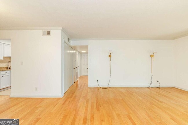 Building Photo - 3005 Seven Pines Ln