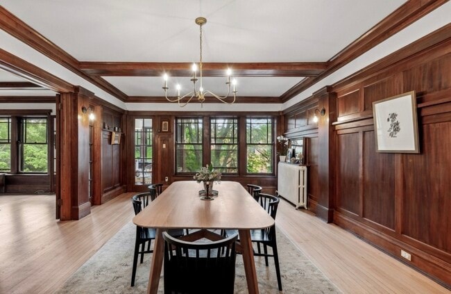 Building Photo - 5054 S Woodlawn Ave