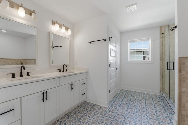 Building Photo - 203 Oceola Ave