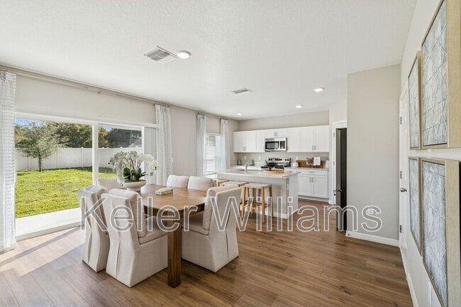 Building Photo - 601 Ambleside Dr