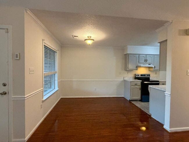 Building Photo - 6893 Snyder Rd