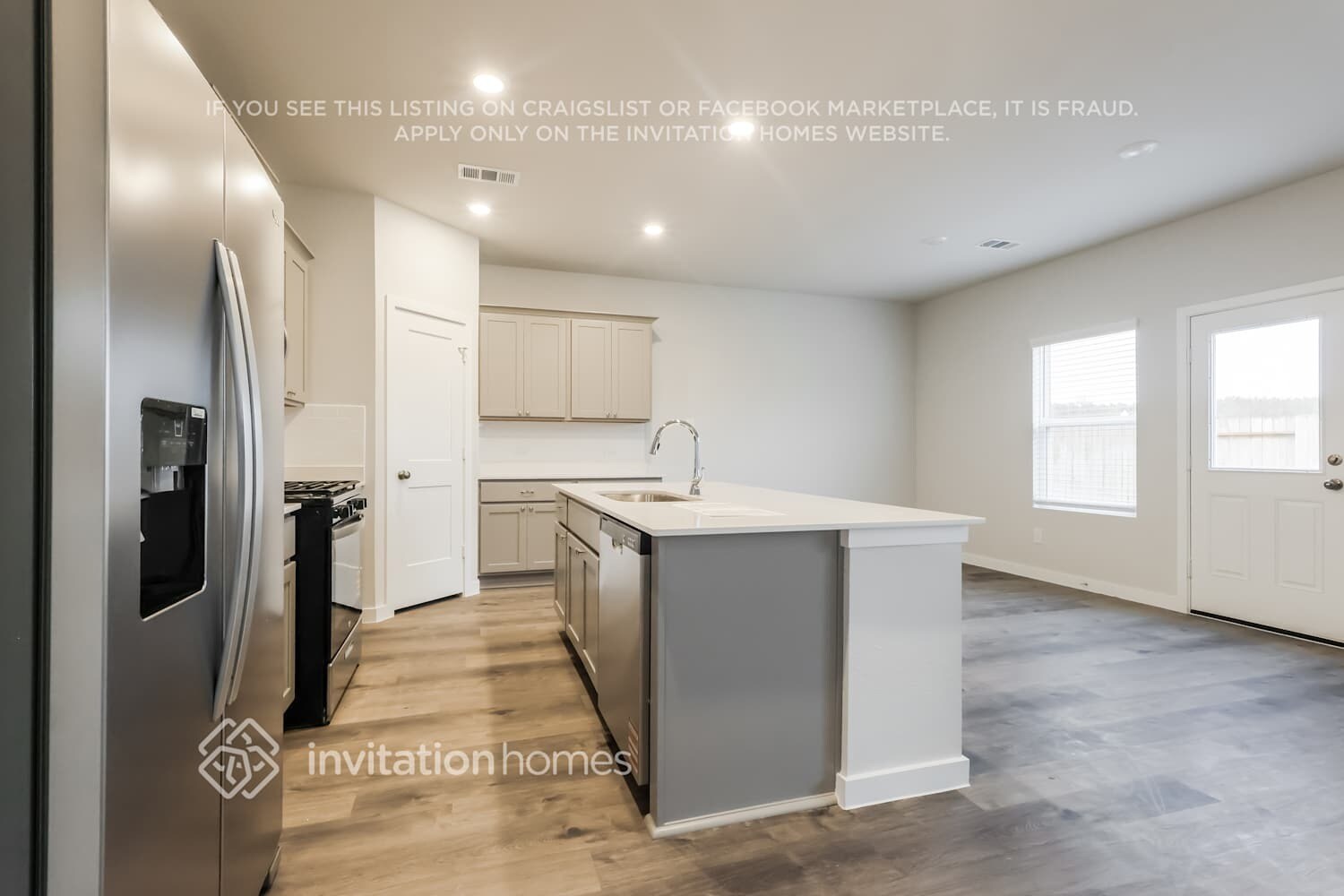 Building Photo - 19955 Park Mesa Ln