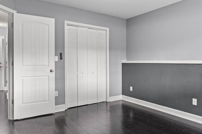 Building Photo - 11141 S Woodsonia Dr