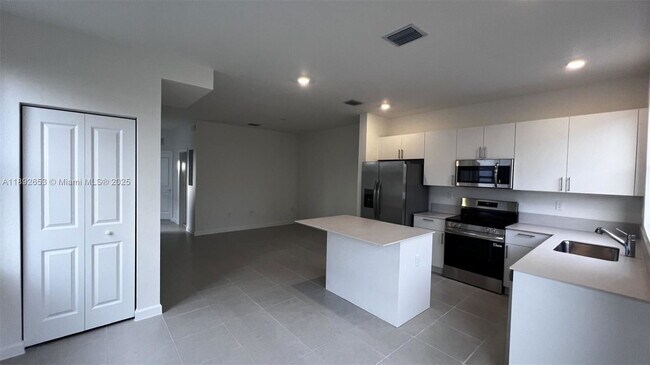 Building Photo - 15583 SW 277th Terrace