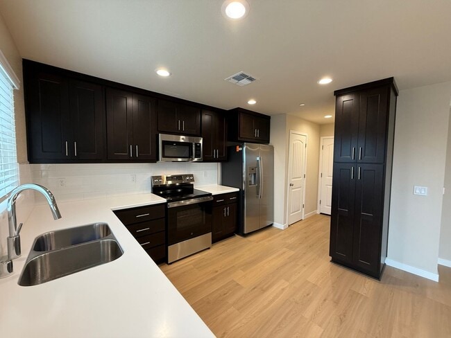 Building Photo - Brand new two story in Turlock!