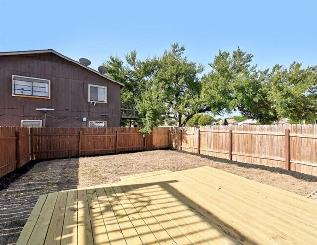 Building Photo - 2303 Cedrick Cove