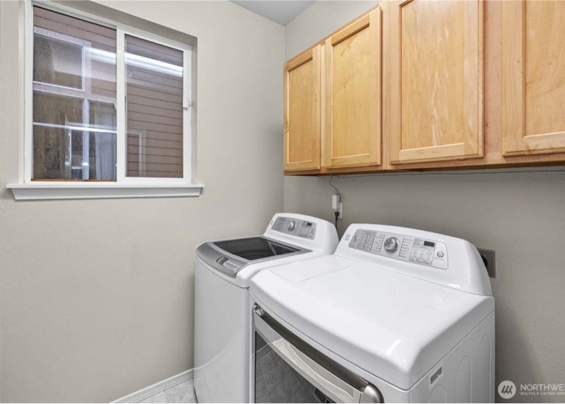 Building Photo - 6322 Rebecca Ave SE