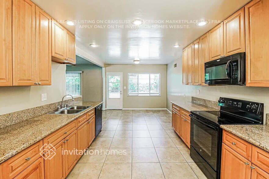 Building Photo - 1515 Mural Dr