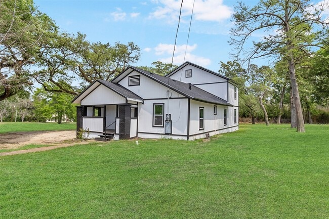 Building Photo - 725 S Washington Ave