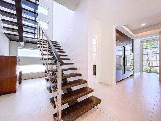 Building Photo - 1347 Harbor Dr