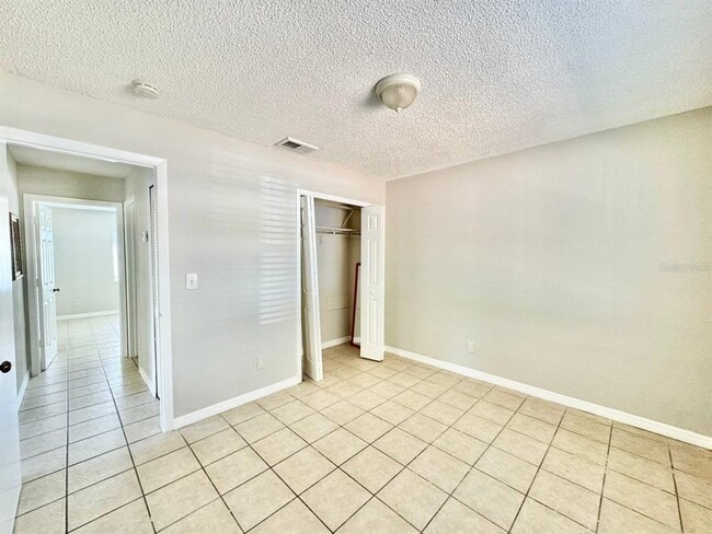 Building Photo - 629 Wildwood Way