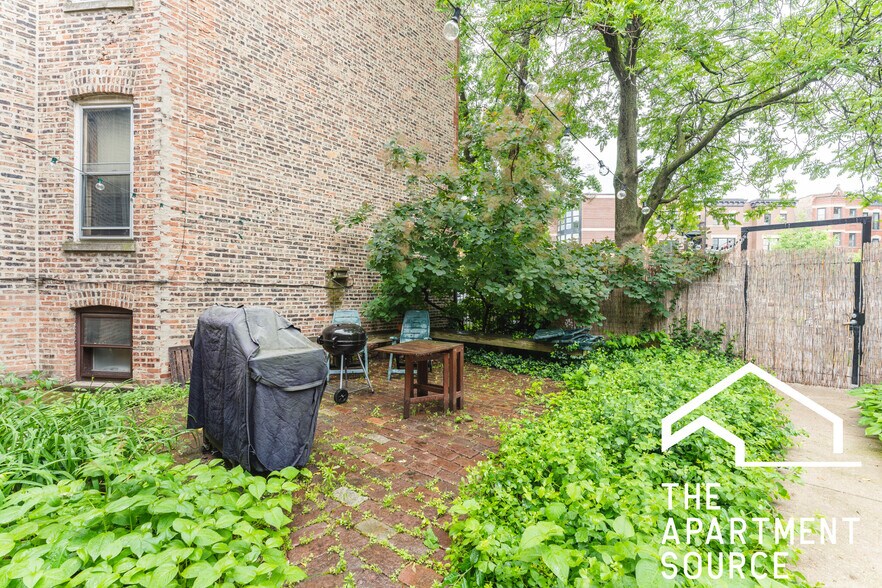 Building Photo - 1407 N Wicker Park Ave