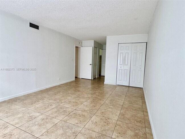 Building Photo - 230 174th St