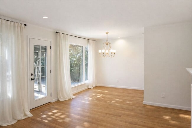 Building Photo - 5310 Callister Ave