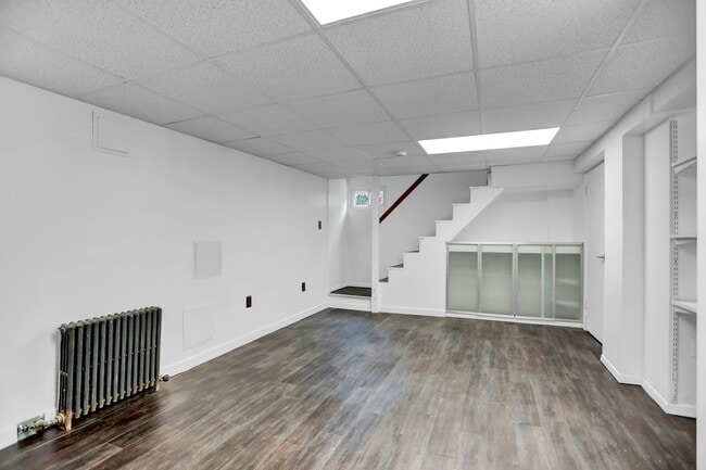 Building Photo - Charming & Upgraded 3BR Home in Arbutus wi...