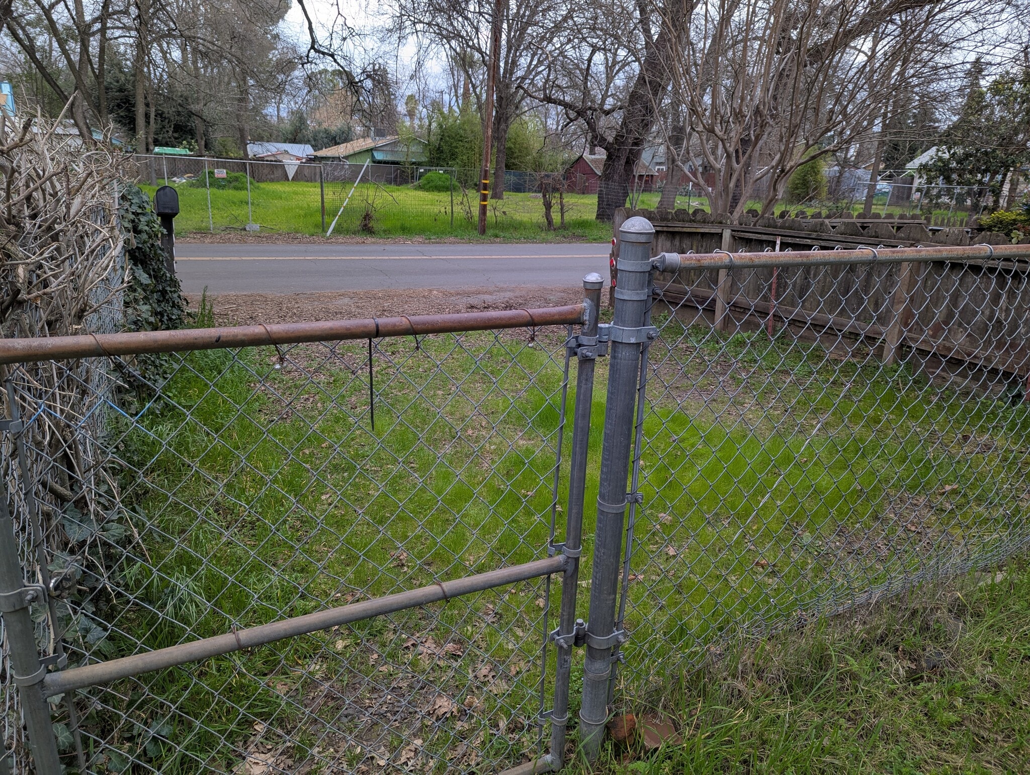 Off street parking spot - 1334 Boucher St