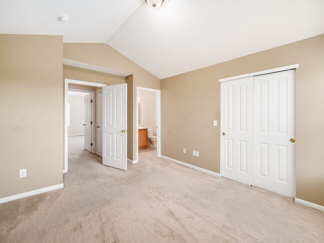 Building Photo - 53 Traditions Way