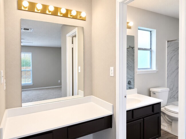Building Photo - 13427 Juniper Point Dr