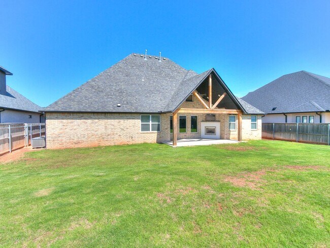 Building Photo - 5 Bedrooms + 3 Baths + Piedmont Schools