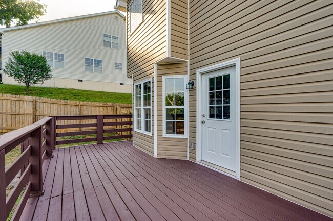 Building Photo - 3BR 2BA