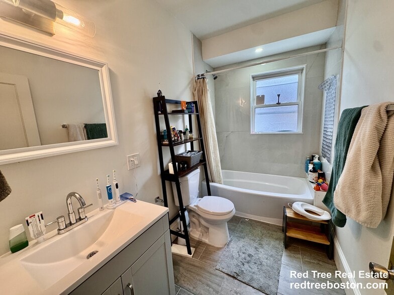 Building Photo - 127 Eliot St