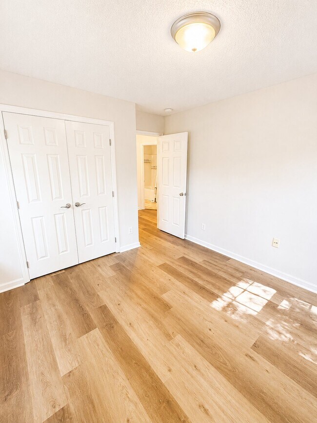 Building Photo - 225 Harvester Dr