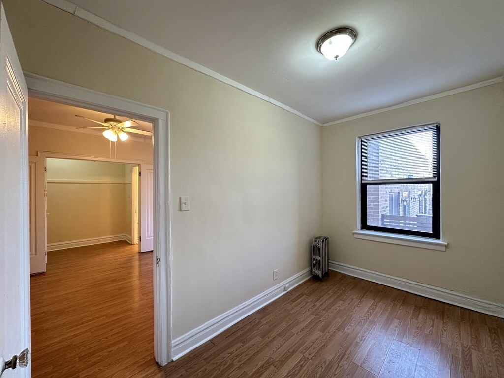 Building Photo - 4830 N Damen Ave