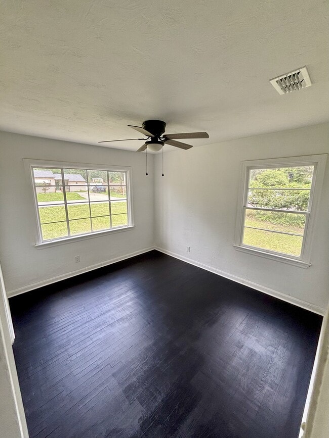 Building Photo - 36 N University Cir