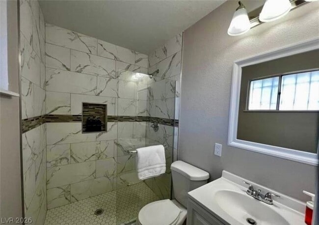 Building Photo - 6401 Evergreen Ave